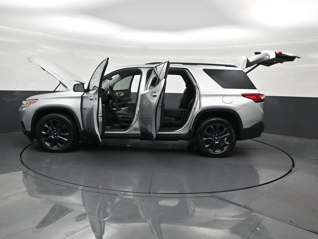 Used 2021 Chevrolet Traverse RS FWD image 34