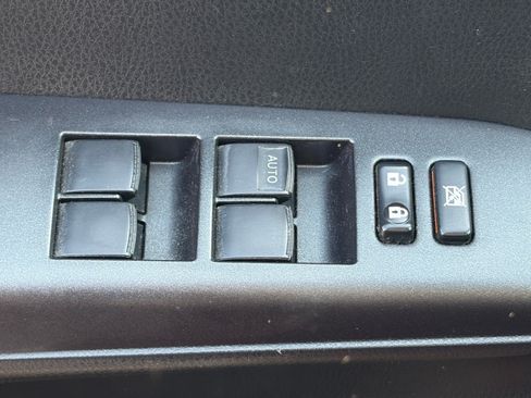 Used 2016 Toyota RAV4 LE FWD image 7