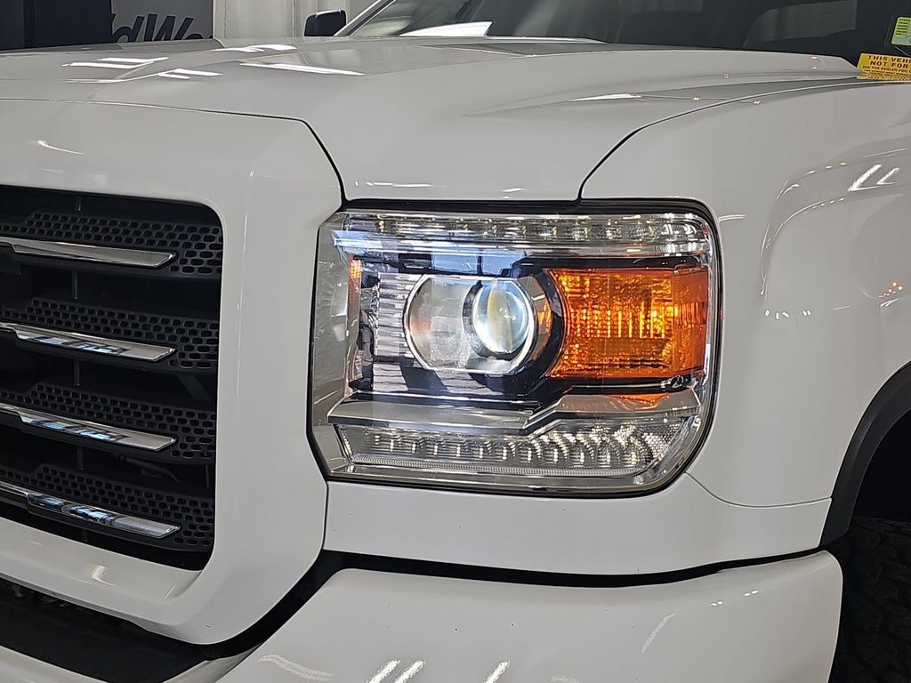 Used 2018 GMC Sierra 2500 SLT w/ All Terrain HD Package AWD/4WD image 35