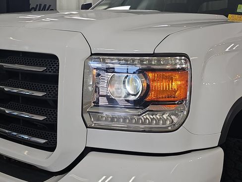 Used 2018 GMC Sierra 2500 SLT w/ All Terrain HD Package AWD/4WD image 35