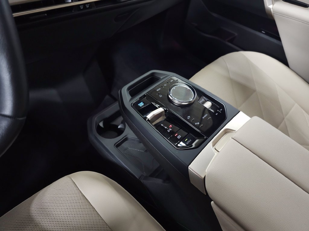 Certified 2024 BMW iX xDrive50 AWD/4WD image 40