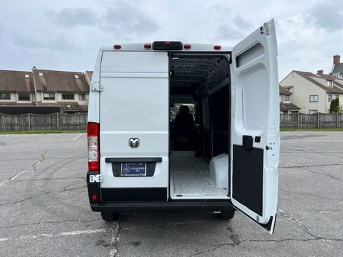 Used 2026 RAM ProMaster 2500 w/ Convenience Group FWD image 24
