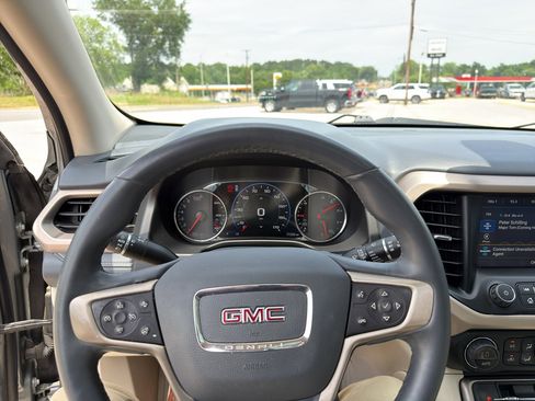 Used 2023 GMC Acadia Denali w/ Denali Ultimate Package FWD image 27