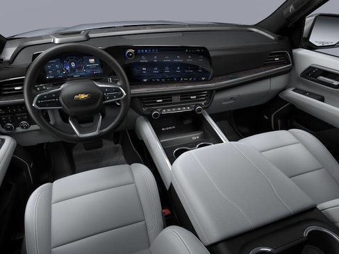 New 2025 Chevrolet Suburban Premier w/ Sun And Tow Package image 32