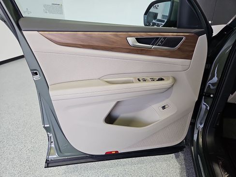 Used 2026 Volkswagen Atlas SE FWD image 15
