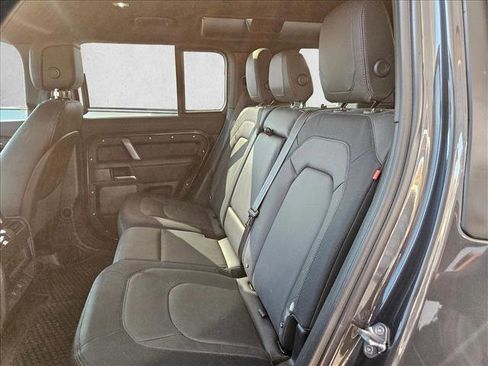 Used 2024 Land Rover Defender 110 X-Dynamic SE image 19