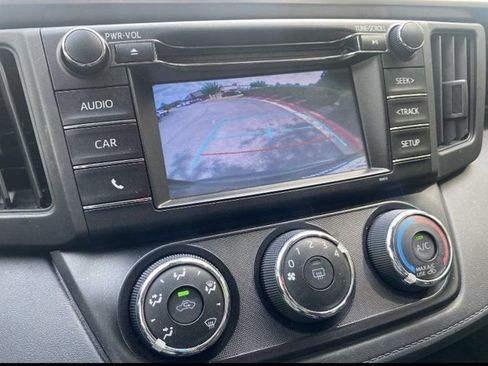 Used 2017 Toyota RAV4 LE FWD image 14