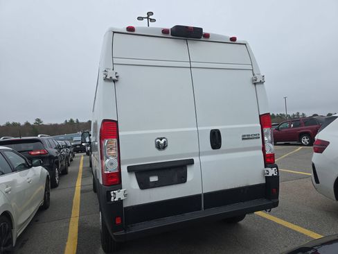 Used 2025 RAM ProMaster 2500 w/ Convenience Group FWD image 6