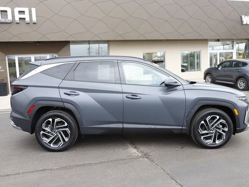 Certified 2025 Hyundai Tucson Limited AWD/4WD image 2