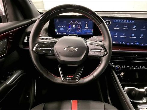Used 2025 Chevrolet Traverse RS w/ LPO, Floor Liner Package AWD/4WD image 6