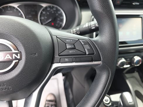 Used 2022 Nissan Kicks S w/ Interior Electronics Package FWD image 15