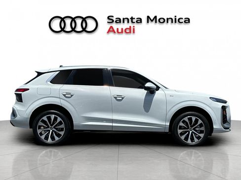 New 2026 Audi Q3 quattro 2.0T AWD/4WD image 8
