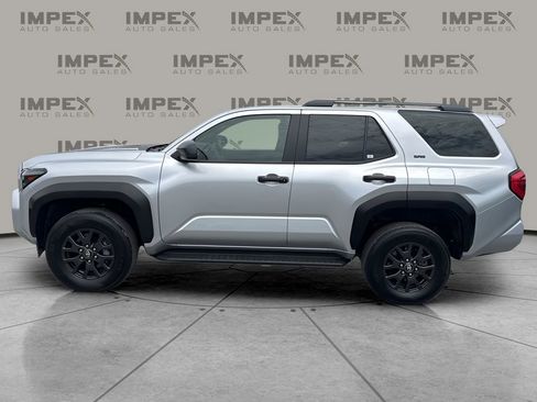 Used 2025 Toyota 4Runner SR5 AWD/4WD image 2