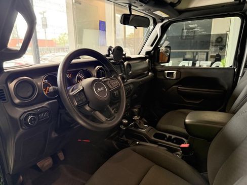 Used 2021 Jeep Gladiator Sport AWD/4WD image 16