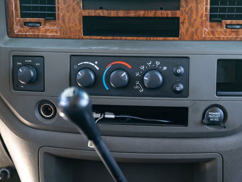 Used 2006 Dodge Ram 3500 Truck SLT w/ Light Group image 33