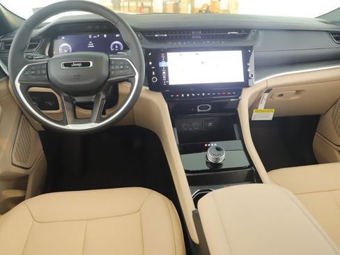 New 2026 Jeep Grand Cherokee Limited RWD image 20