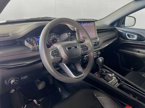 Used 2023 Jeep Compass Trailhawk AWD/4WD image 11
