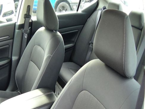 Used 2025 Nissan Altima 2.5 SV FWD image 18
