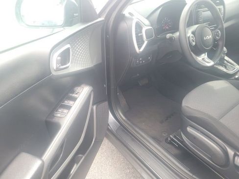 Used 2022 Kia Soul LX w/ Technology Package image 13