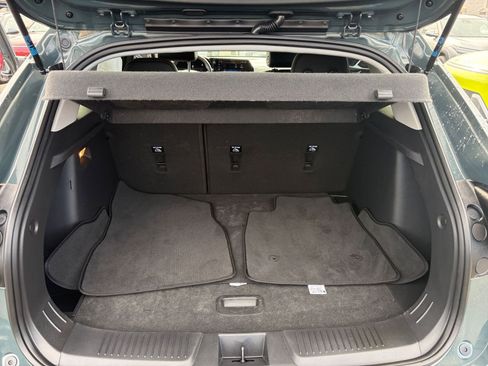 Used 2025 Chevrolet Trax LT w/ LT Convenience Package image 29