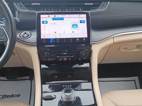 Used 2022 Jeep Grand Cherokee L Limited image 11