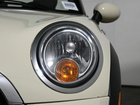 Used 2015 MINI Cooper S image 17