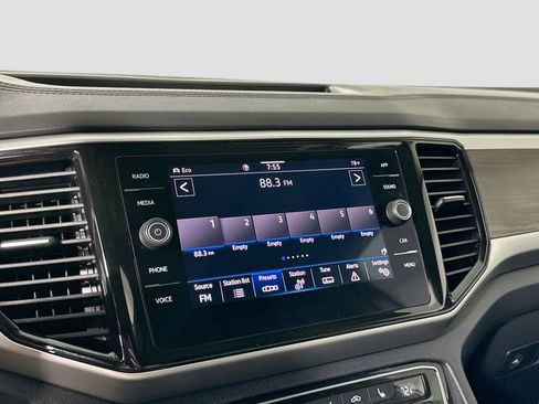 Certified 2022 Volkswagen Atlas SE image 12