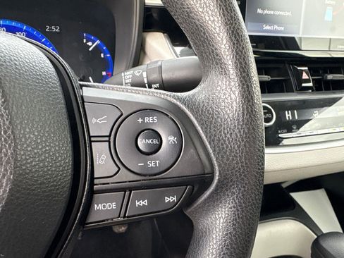 Used 2022 Toyota Corolla LE image 22