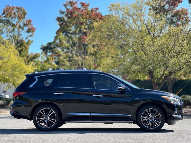 Used 2017 INFINITI QX60 FWD w/ Deluxe Technology Package image 4