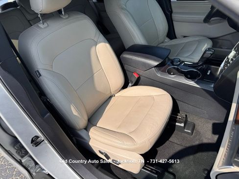 Used 2019 Ford Explorer Limited w/ Ford Safe & Smart Package AWD/4WD image 21