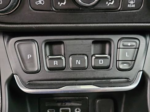 Used 2020 GMC Terrain SLT w/ Elevation Edition AWD/4WD image 21