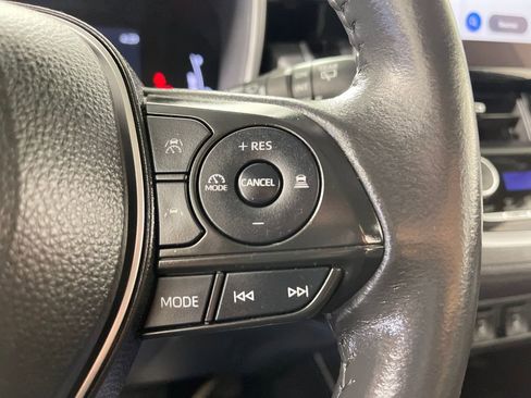 Certified 2024 Toyota Corolla Cross XLE FWD image 27