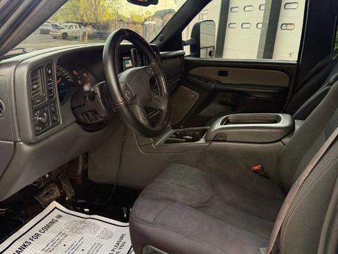 Used 2003 Chevrolet Avalanche 4x4 w/ The North Face Edition image 11