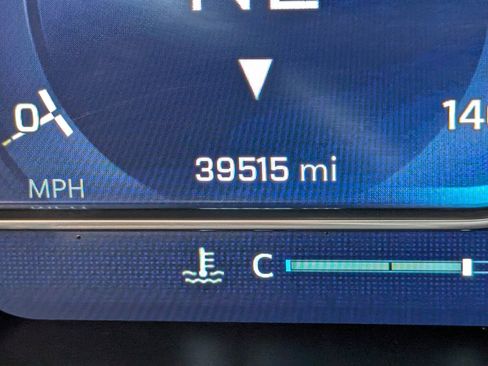 Used 2022 Chevrolet Silverado 1500 LT image 24