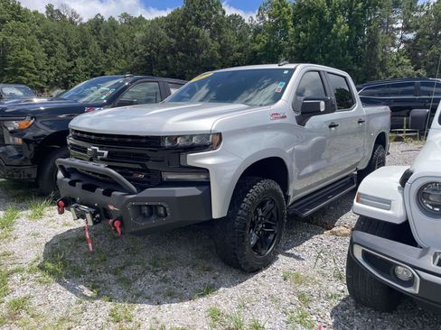 Used 2021 Chevrolet Silverado 1500 LT Trail Boss w/ Convenience Package II AWD/4WD image 3