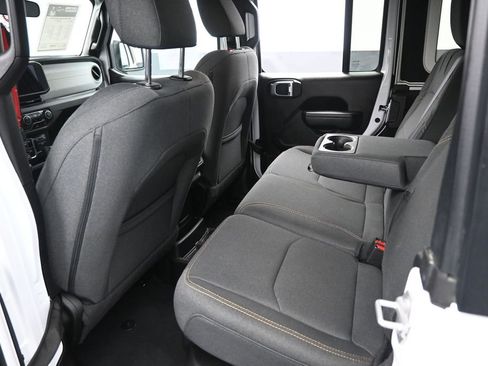Used 2024 Jeep Wrangler Unlimited w/ Convenience Group AWD/4WD image 28