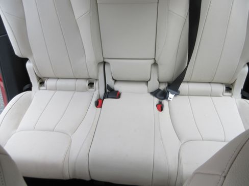 Used 2022 Mercedes-Benz GLB 250 4MATIC image 37