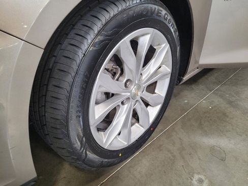 Used 2023 Chevrolet Malibu LT FWD image 31