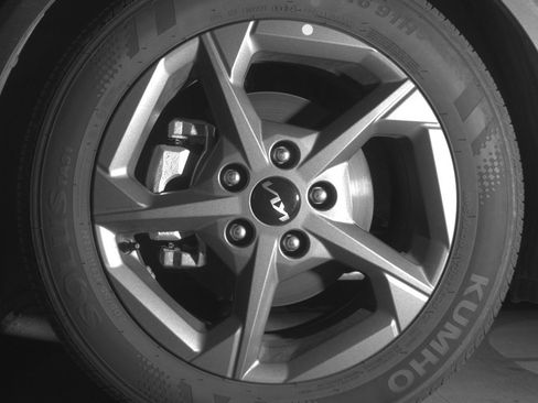 Used 2025 Kia K4 LXS image 12