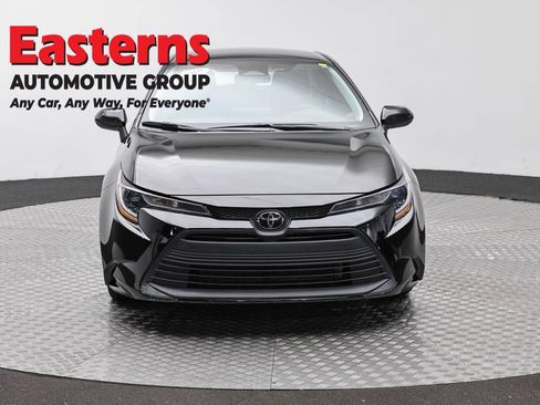 Used 2024 Toyota Corolla LE FWD image 2