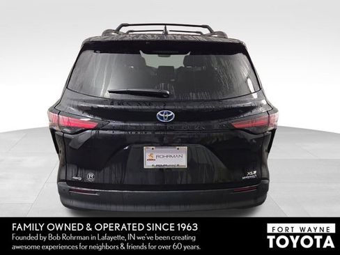 Used 2022 Toyota Sienna XLE w/ XLE Plus Package AWD/4WD image 8