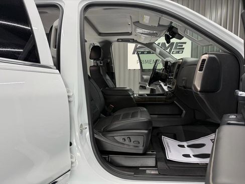 Used 2016 GMC Sierra 2500 Denali w/ Duramax Plus Package AWD/4WD image 27