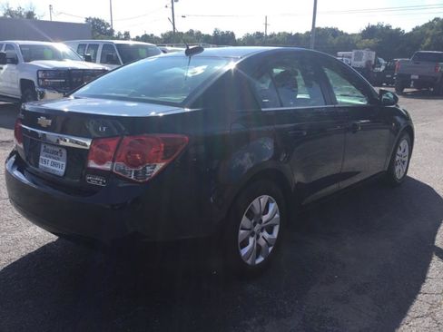 Used 2016 Chevrolet Cruze LT w/ Sun And Sound Package FWD image 5