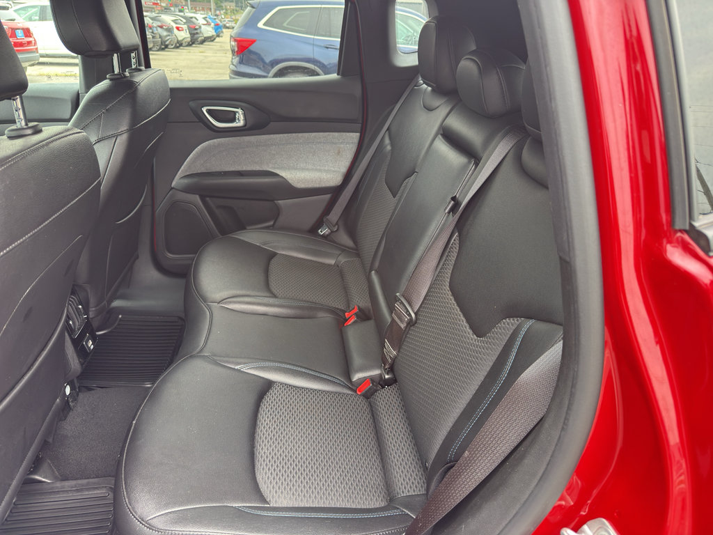 Used 2024 Jeep Compass Latitude AWD/4WD image 11
