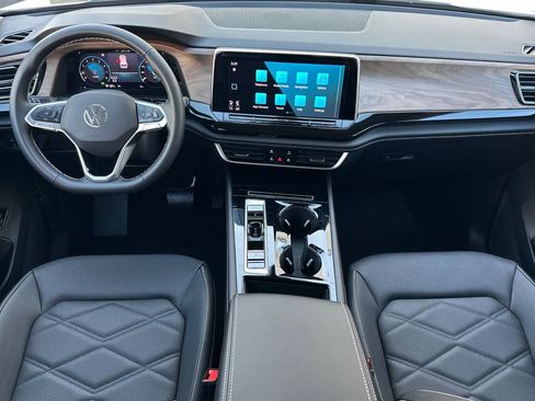 New 2026 Volkswagen Atlas SE image 11