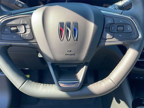 New 2025 Buick Envista Avenir image 22