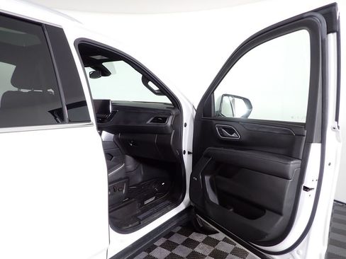 Used 2022 GMC Yukon SLT w/ SLT Premium Package AWD/4WD image 43