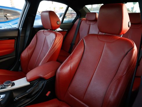 Used 2017 BMW 340i xDrive Sedan image 9