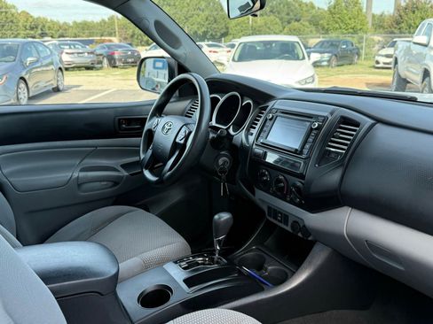 Used 2015 Toyota Tacoma 2WD Access Cab image 17