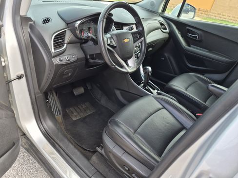 Used 2020 Chevrolet Trax Premier AWD/4WD image 12